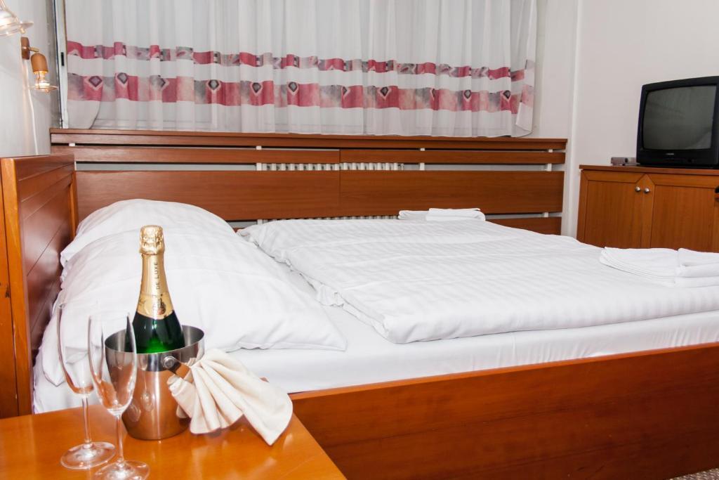 Hotel Druzba Michalovce Habitación foto